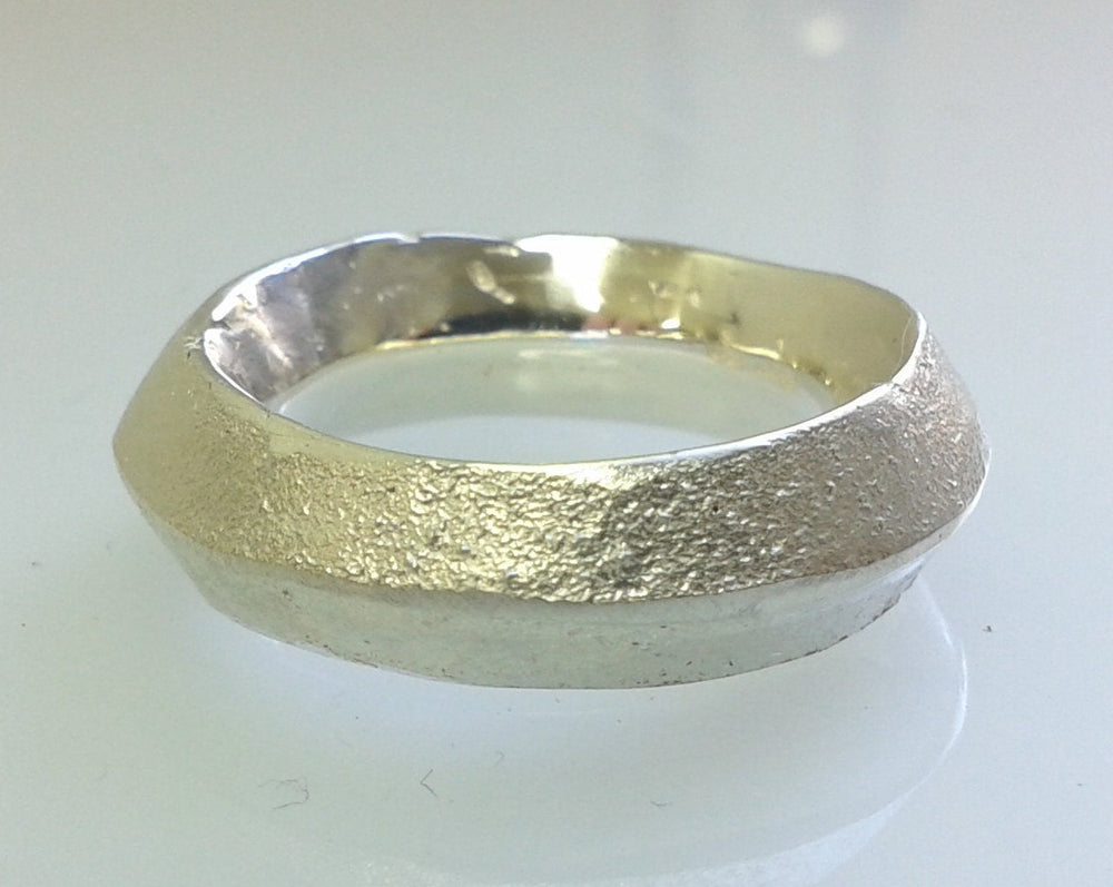 Sandguss Ring aus recyceltem Silber